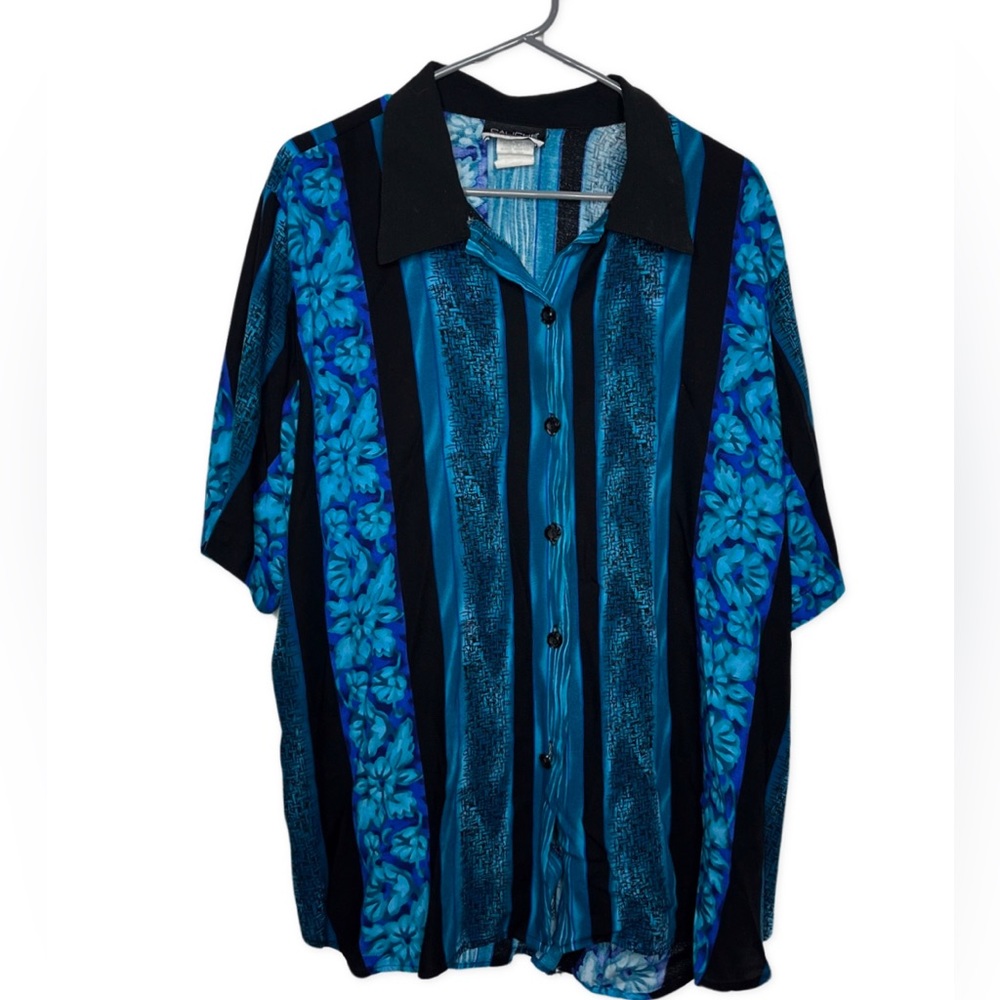 Womens blue Caliche Collection XL button up shirt